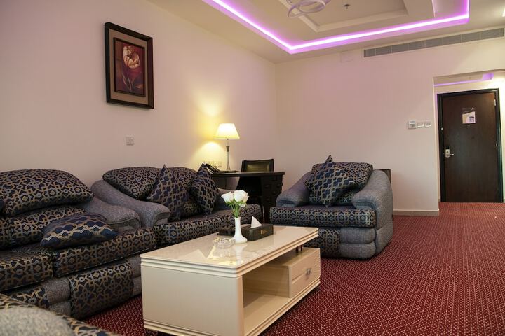 Room 28 of 84