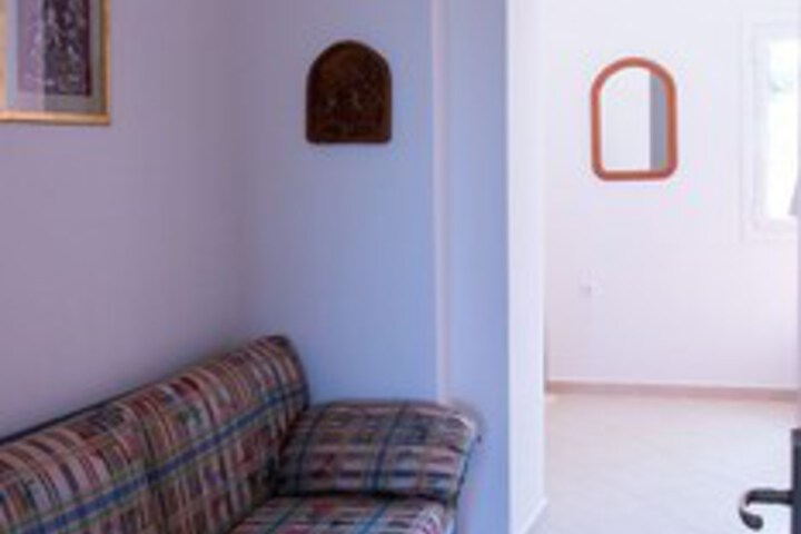 Room 25 of 40