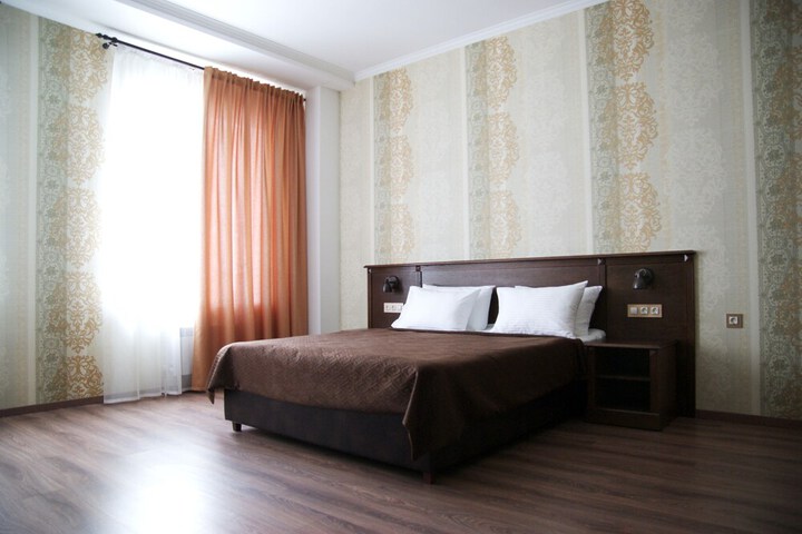 Room 46 of 118