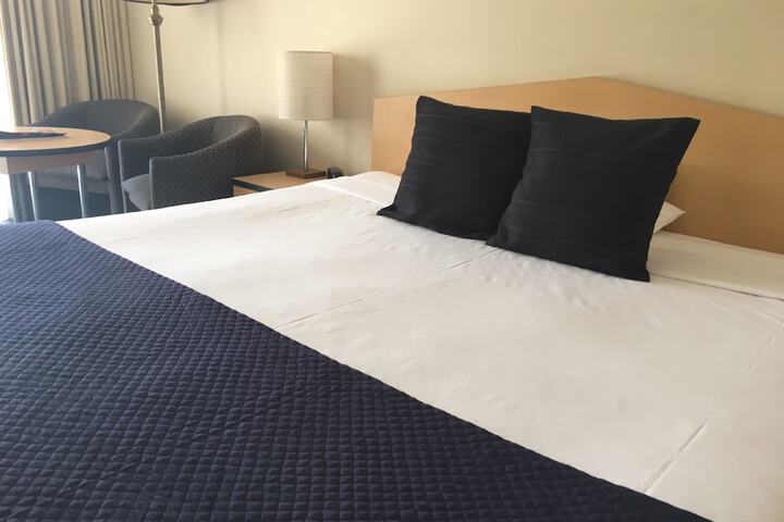 Room 8 of 34