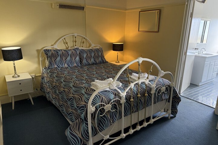 Room 13 of 30