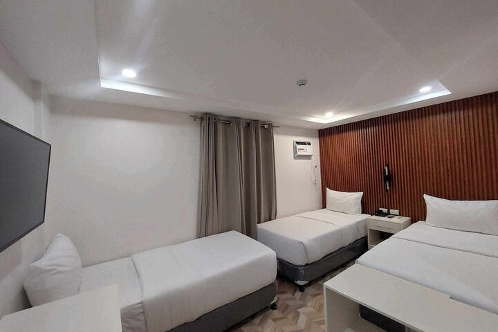 Room 8 of 15