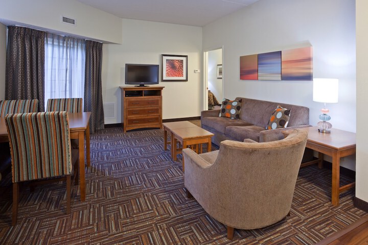 Room 6 of 63