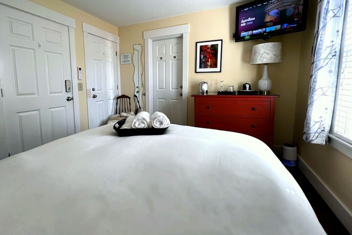 Room 13 of 80