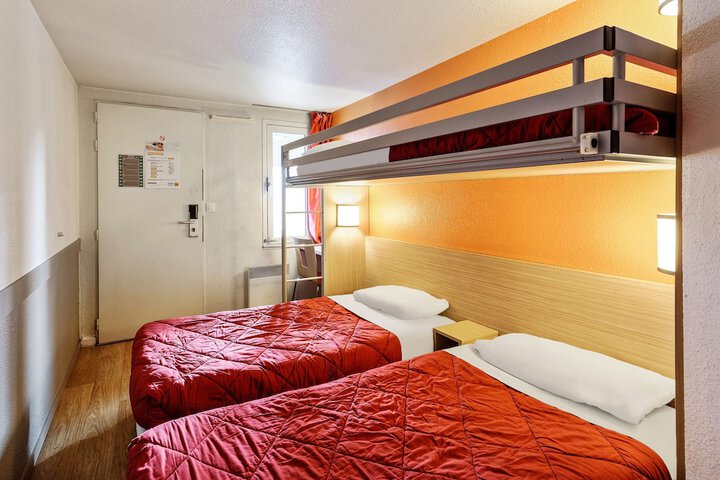 Room 8 of 35