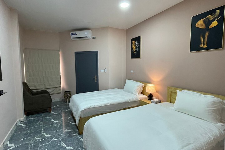 Room 9 of 22