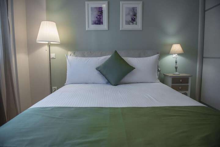 Room 9 of 27