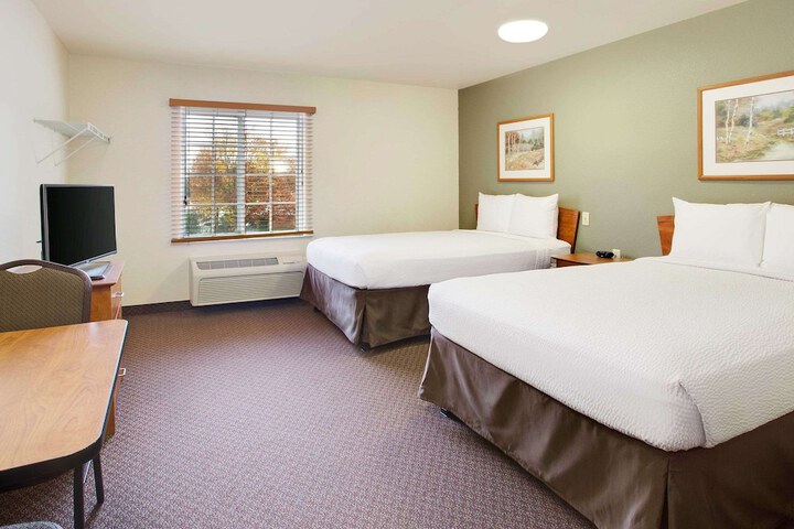 Suite Queen Bed (6 of 10)