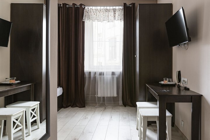 Room 33 of 68