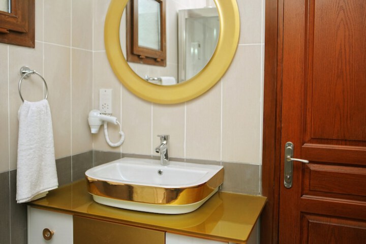 Room 5 of 26