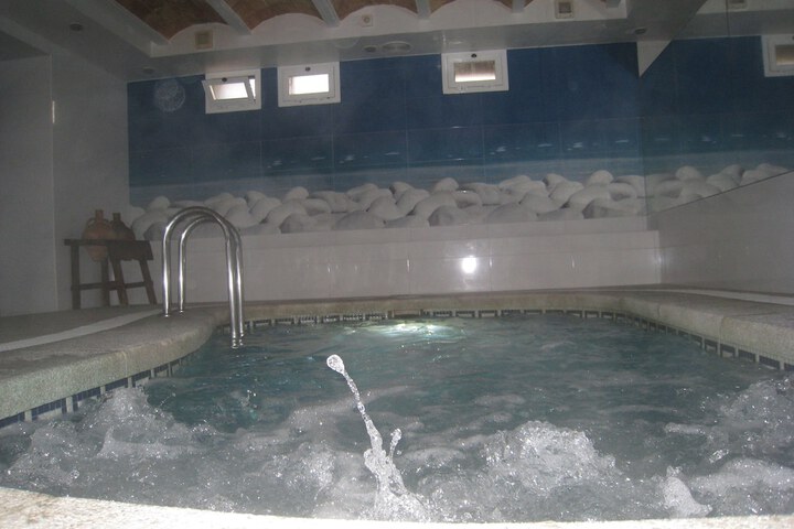 Pool 28 of 39
