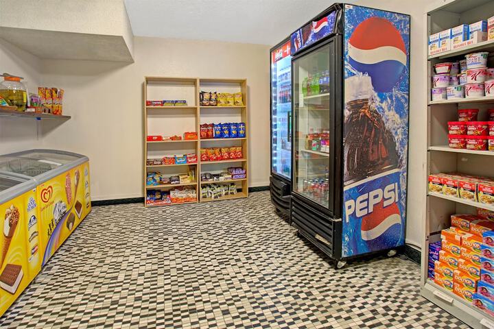 Snack bar