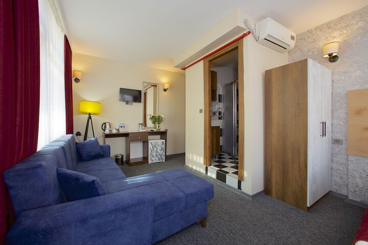 Room 13 of 49