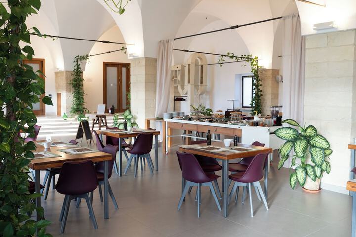 Dining 75 of 138