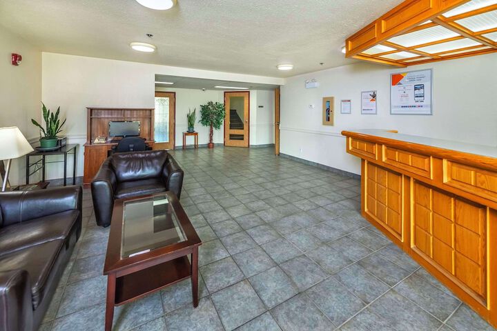 Entrance & Lobby