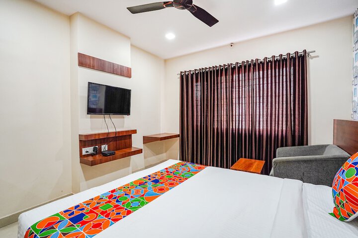 Room 12 of 32