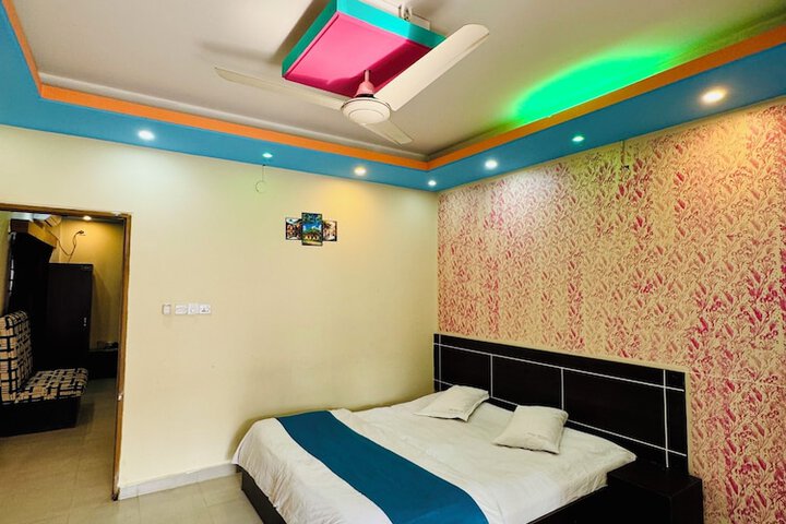 Room 6 of 11