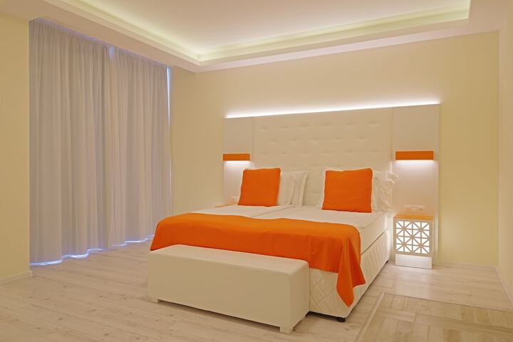 Room 17 of 48