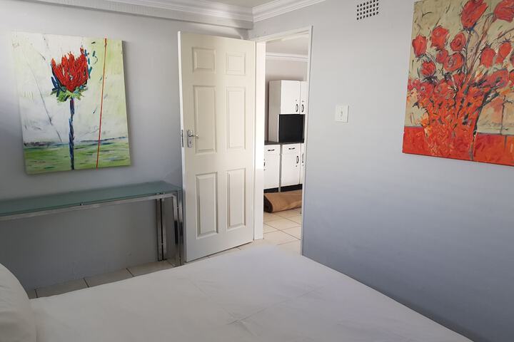 Room 6 of 17