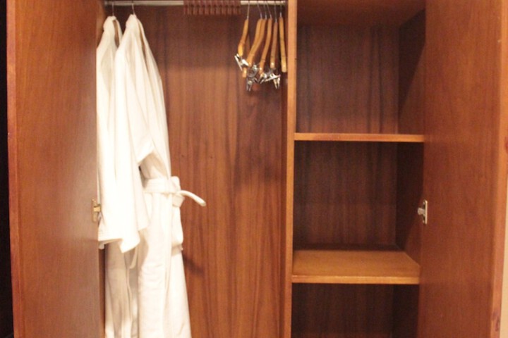 Room 36 of 77