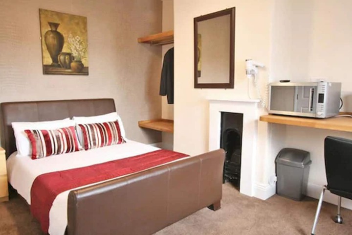 Room 4 of 34