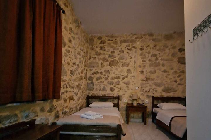 Room 11 of 41