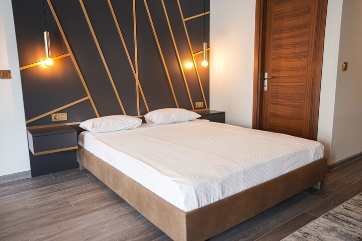Room 27 of 39