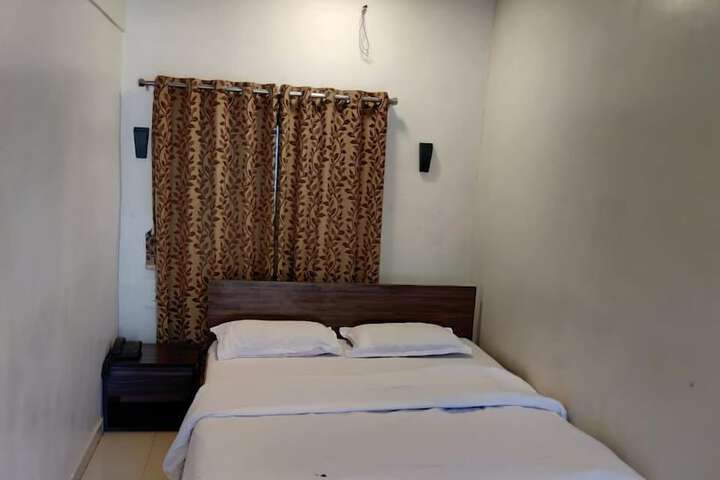Room 8 of 41