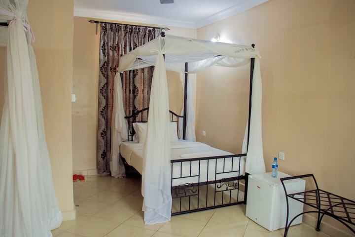 Room 16 of 53