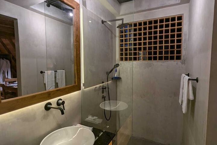 Room 15 of 26