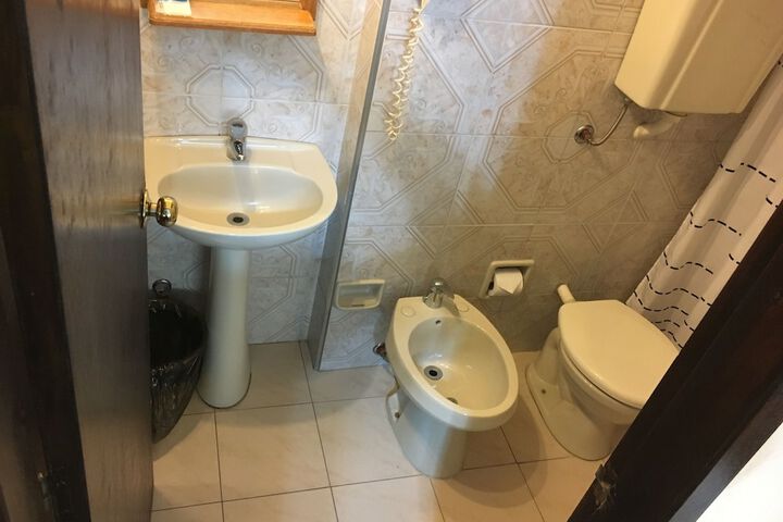 Room 25 of 36