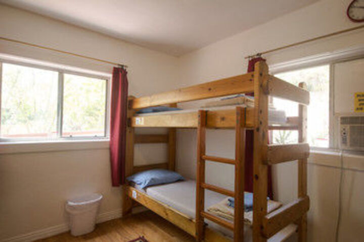Room 6 of 10