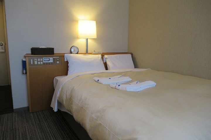 Room 15 of 64