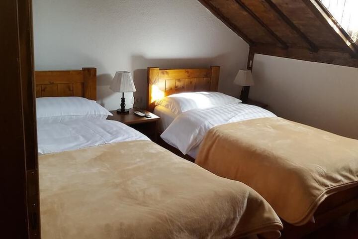 Room 6 of 33