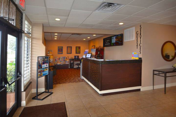 Concierge desk