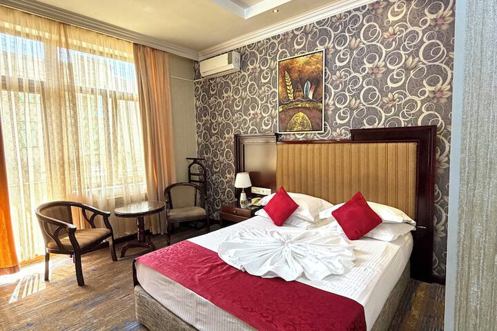 Room 7 of 43