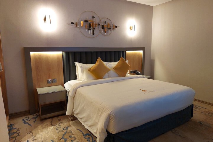 Room 14 of 36