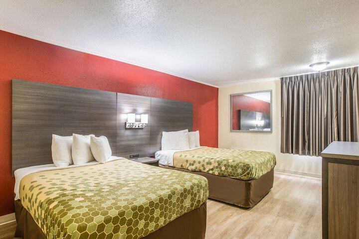2 Double Beds (1 of 7)