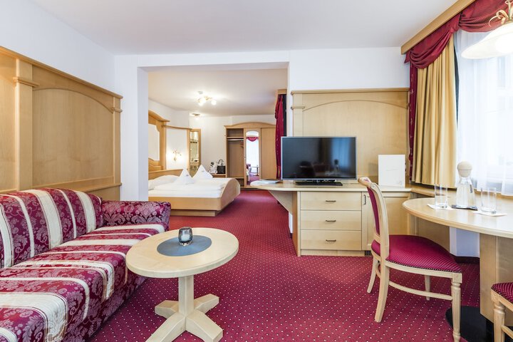 Room 32 of 70