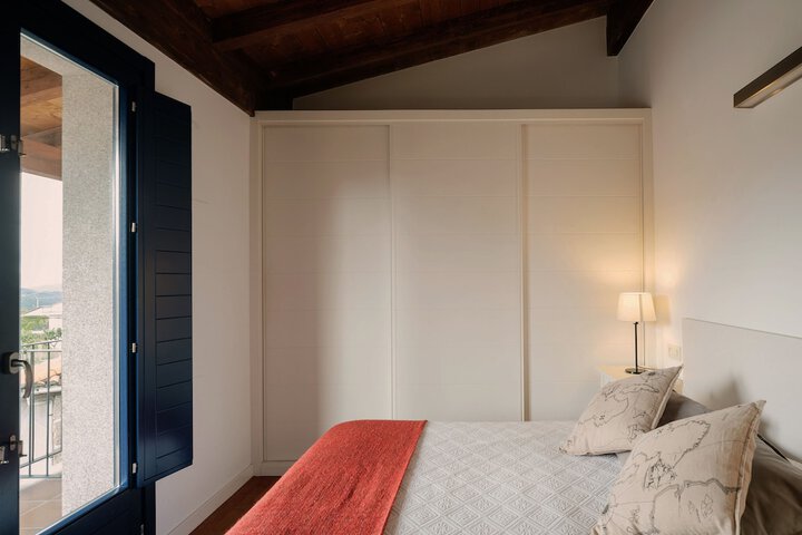 Room 6 of 69
