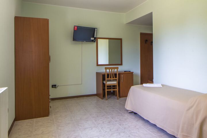 Room 13 of 43