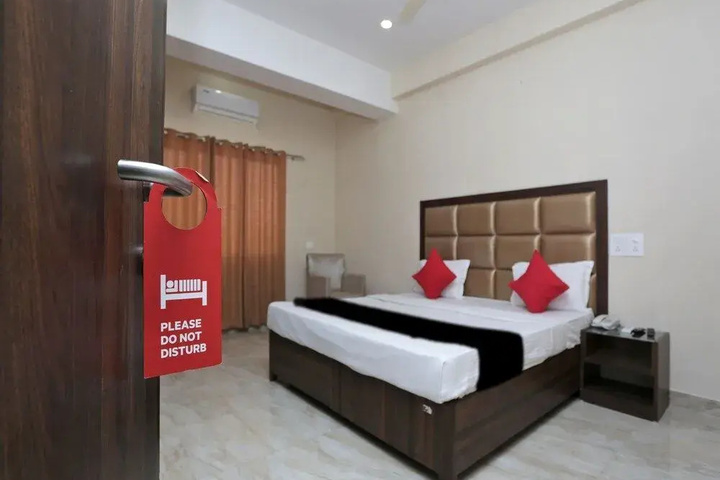 Room 5 of 15
