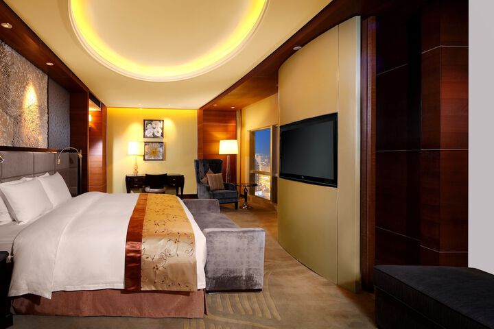 Room 6 of 78