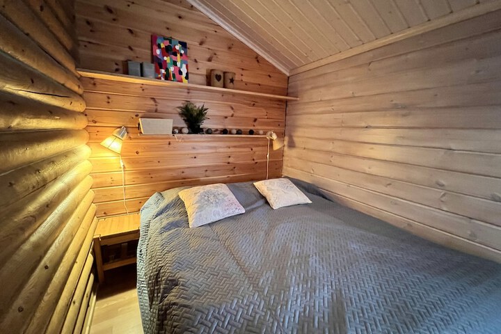 Room 32 of 185