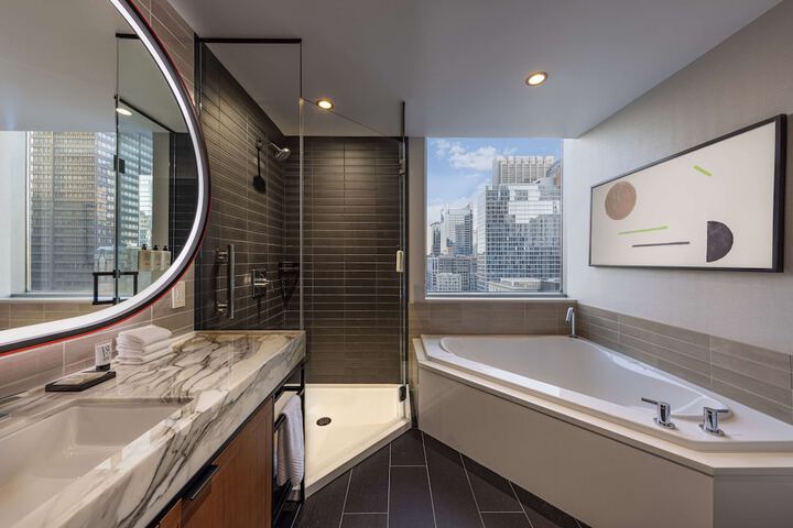 1 King Mobility Accessible with Bathtub (33 of 33)