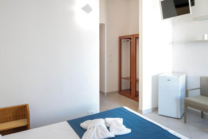 Room 9 of 45
