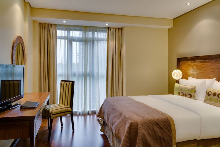 Room 6 of 42