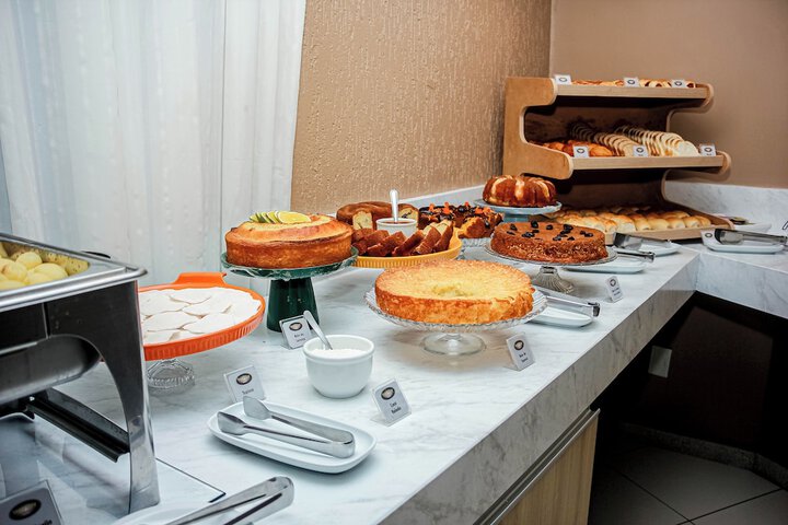 Breakfast/Coffee Service 36 of 39
