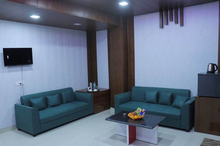 Room 32 of 41