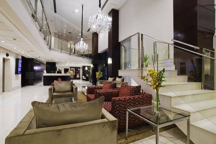 Entrance & Lobby